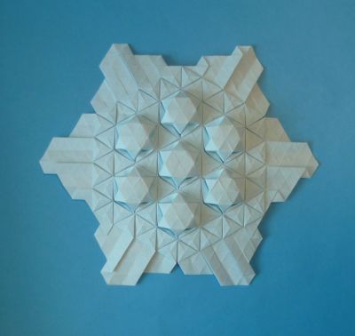 starpuff tessellation
créé par Ralf konrad, dans le livre de Eric Gjerde
hexagone de 21cm, papier copie

