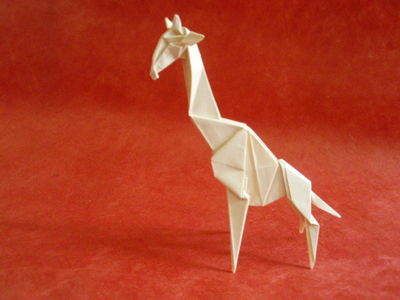 Girafe de Komatsu
Papier ressemblant à du Tant, 35cm
