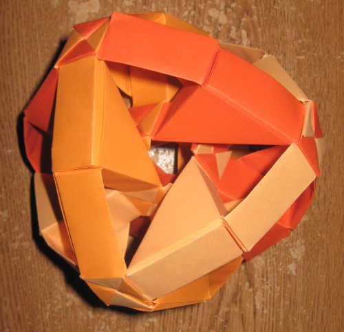 Flexiball
de Jeannine Mosely
diagramme : Origami Tanteidan 13th Convention

