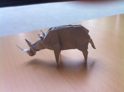 Rhino
Rhinoceros de John Montroll
papier foil 12*12
Mots-clés: rhinoceros montroll foil
