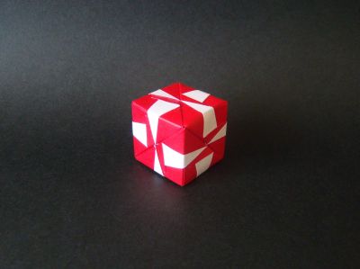 Cube, Jordai Adell
6 unité de variations sonobe
